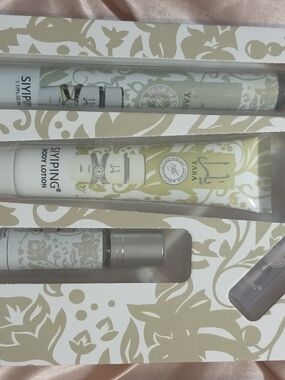 Ara Lip Balm & Gloss Trio - Cream and Silver Accents